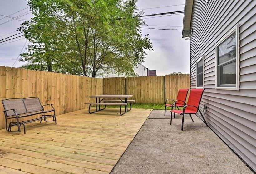 Centrally Located Mount Pleasant Retreat!