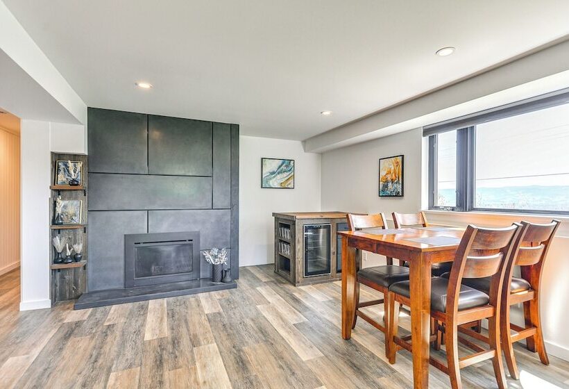 Mt Hood Views: Modern Underwood Home W/ Deck!