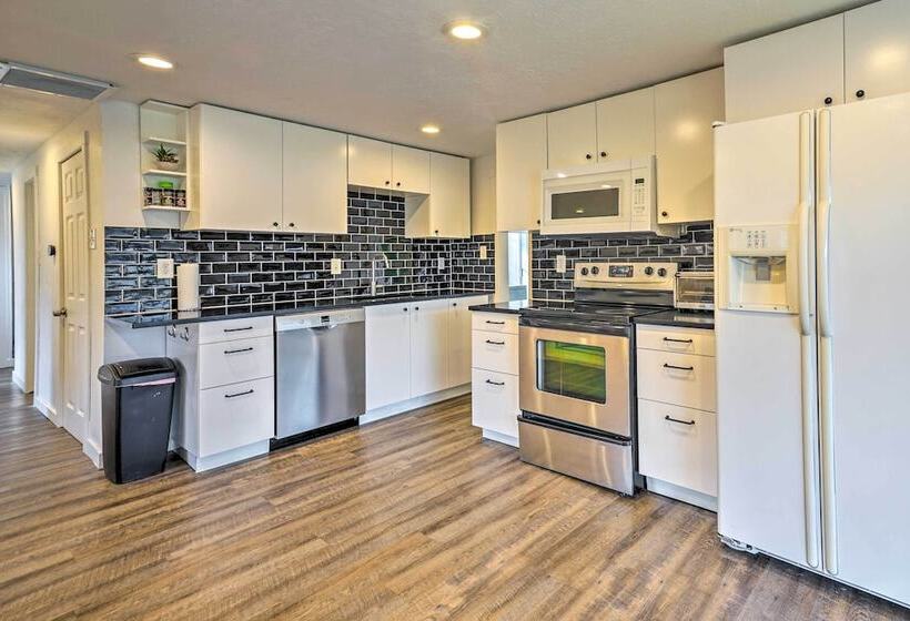 Modern Utah Home W/ Private Hot Tub