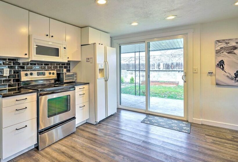 Modern Utah Home W/ Private Hot Tub