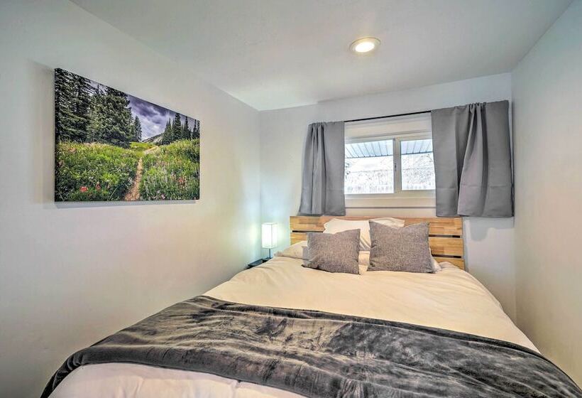 Modern Utah Home W/ Private Hot Tub