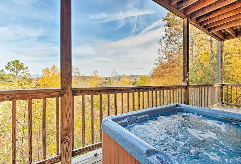Pigeon Forge Cabin W/ Brand New Hot Tub & Views!