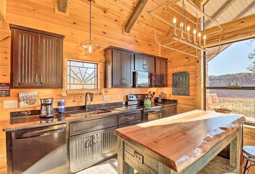 Mountain View Hideaway W/ Outdoor Fireplace!