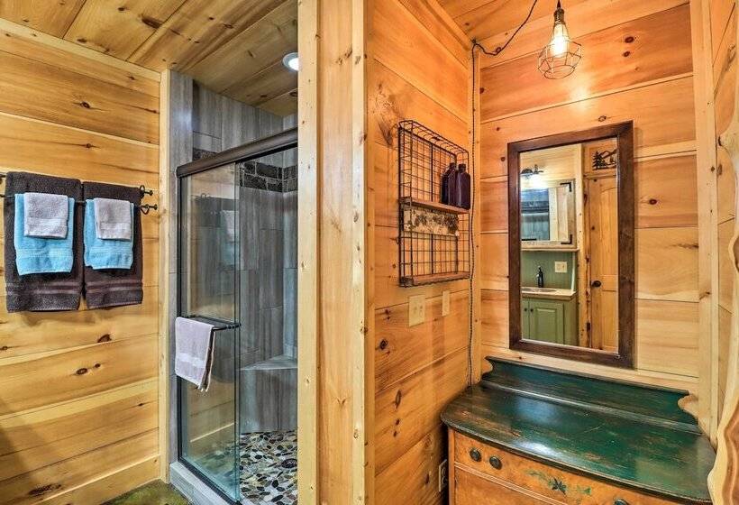 Mountain View Hideaway W/ Outdoor Fireplace!