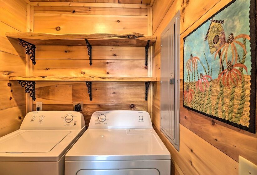 Mountain View Hideaway W/ Outdoor Fireplace!