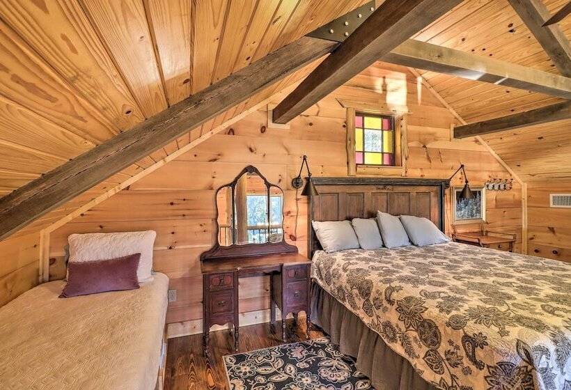 Mountain View Hideaway W/ Outdoor Fireplace!