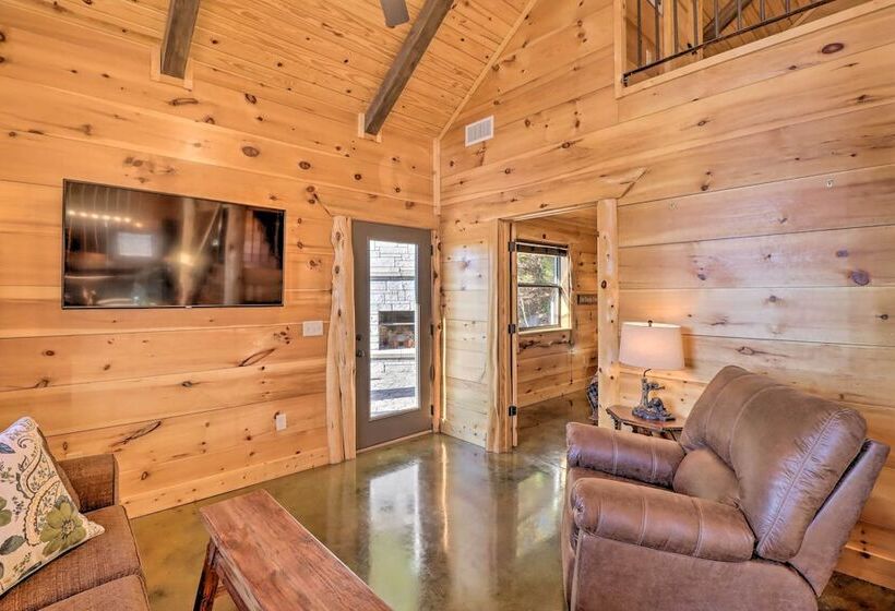 Mountain View Hideaway W/ Outdoor Fireplace!