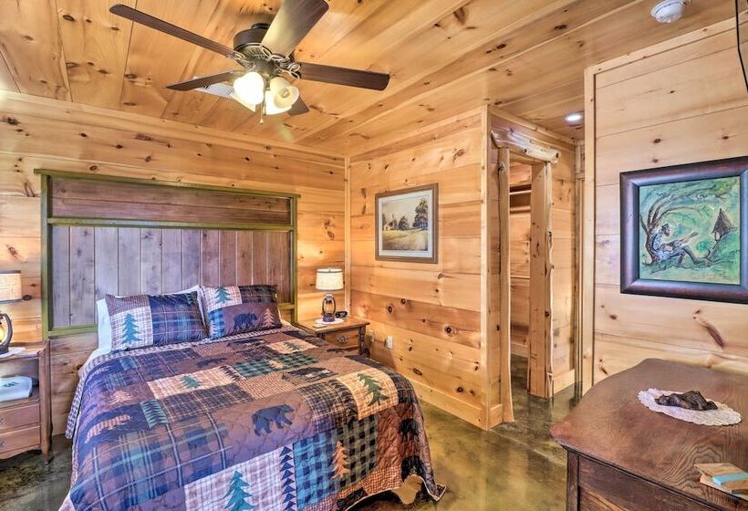 Mountain View Hideaway W/ Outdoor Fireplace!