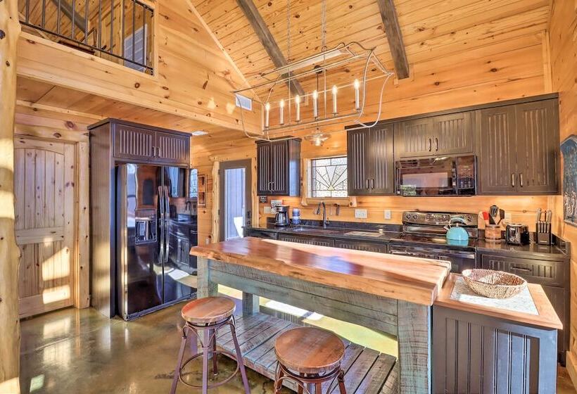 Mountain View Hideaway W/ Outdoor Fireplace!