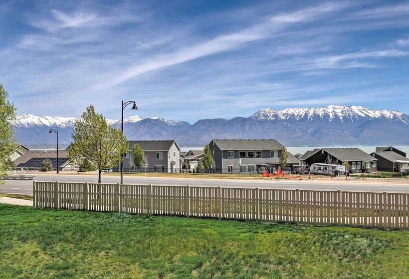 Mtn View Home: Across From Lake + 30 Mi To Skiing!