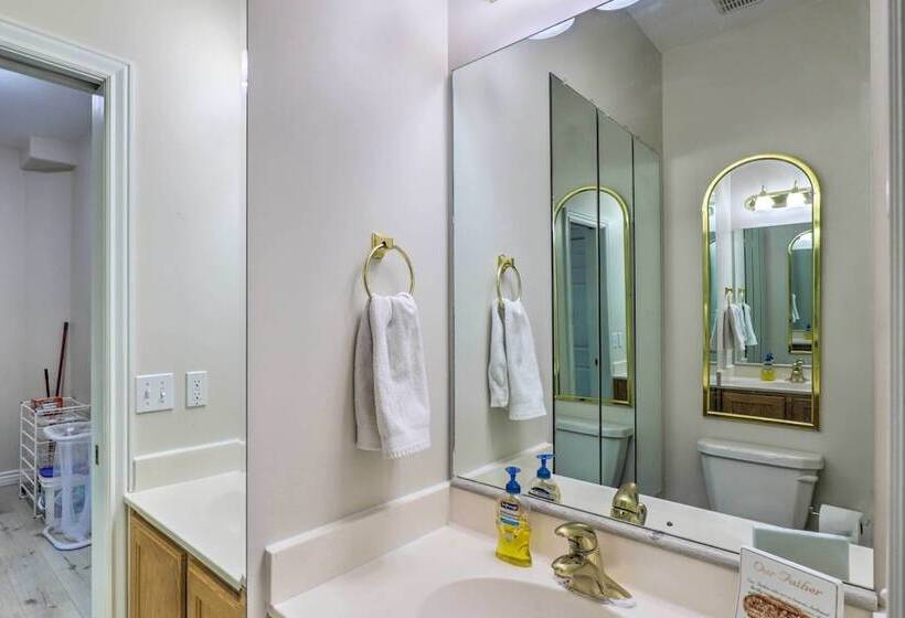 Mtn View Home: Across From Lake + 30 Mi To Skiing!