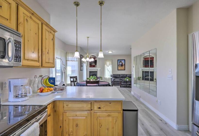 Mtn View Home: Across From Lake + 30 Mi To Skiing!