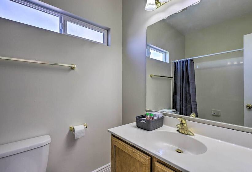 Mtn View Home: Across From Lake + 30 Mi To Skiing!