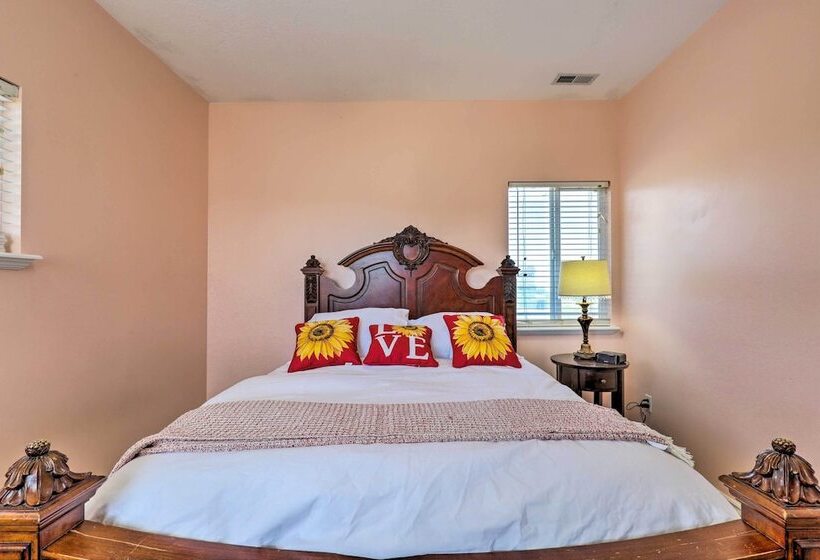 Mtn View Home: Across From Lake + 30 Mi To Skiing!