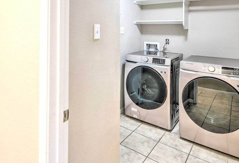 Temple Retreat: Game Room & Deck, Pets Welcome