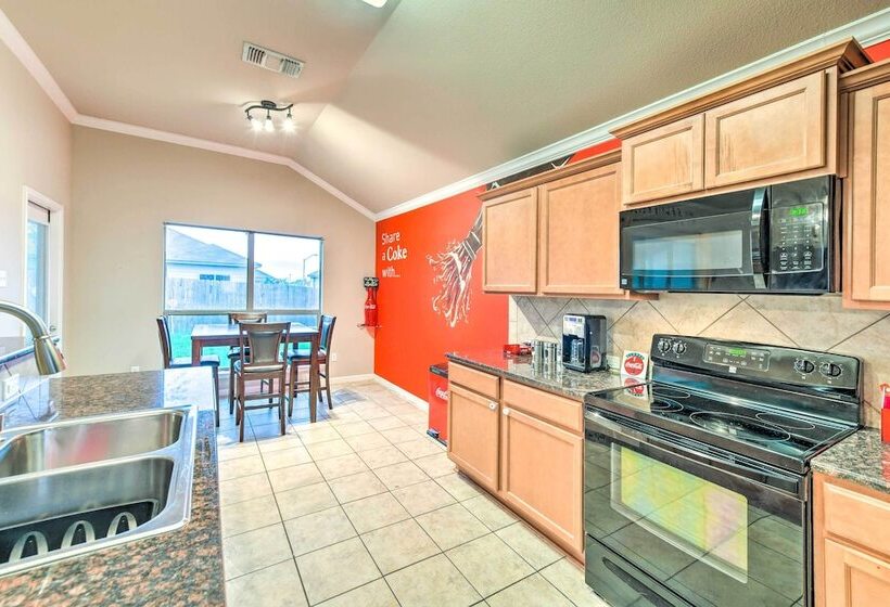 Temple Retreat: Game Room & Deck, Pets Welcome