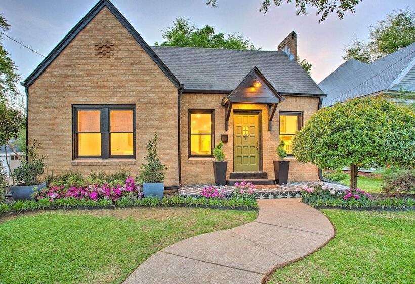 Newly Updated & Charming Azalea District Home