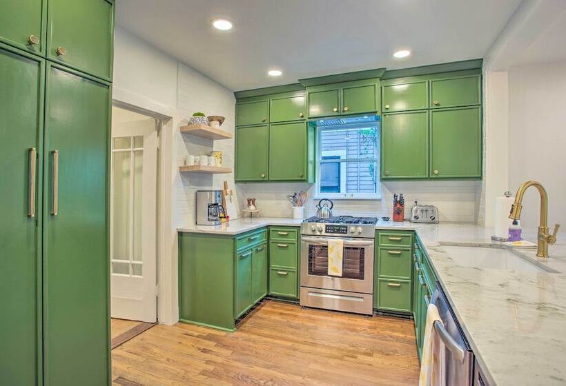 Newly Updated & Charming Azalea District Home