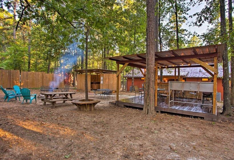 Broken Bow Cabin W/ Hot Tub: 3 Mi To Lake/overlook