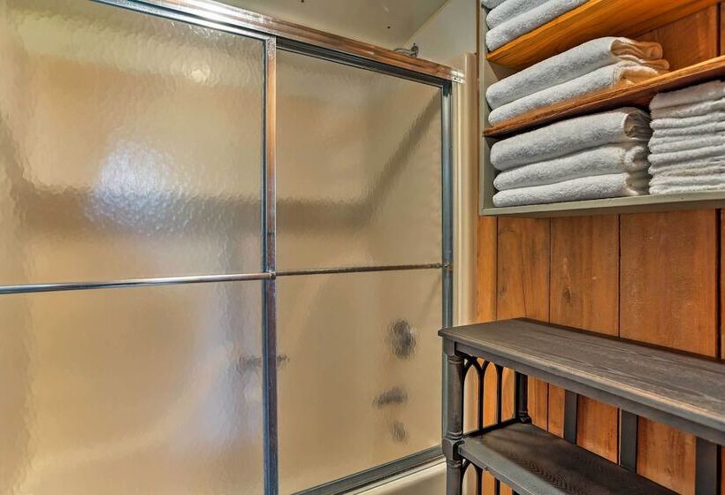 Outer Banks Island Cottage   1 Mi To Frisco Beach!