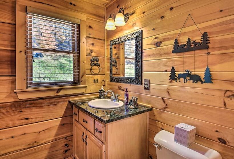 Outlaw Mountain Lodge: Fire Pit & Panoramic Views!