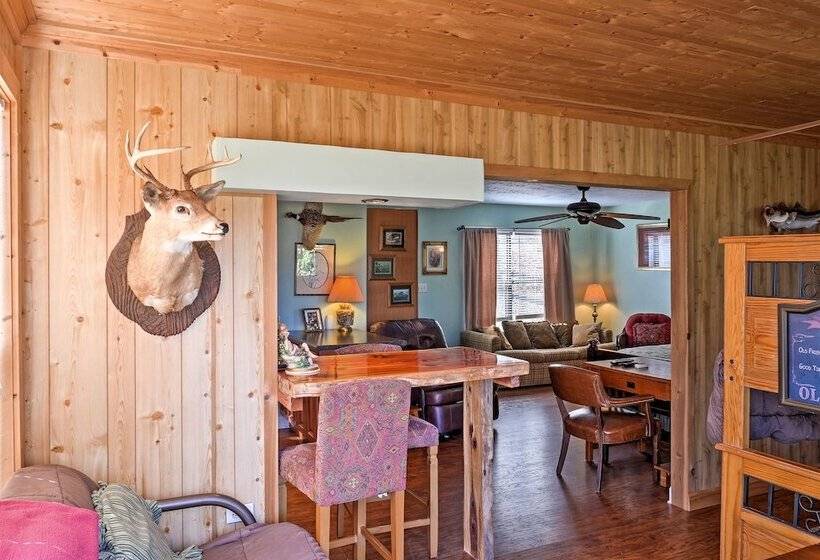 Paradise Cove  Cabin W/ Boathouse & Dock