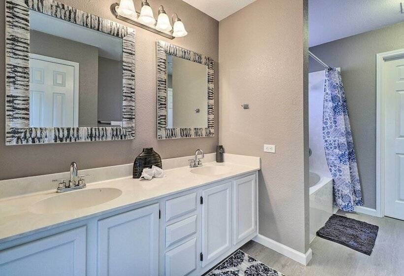 Peaceful Austin Home W/ Private Backyard!