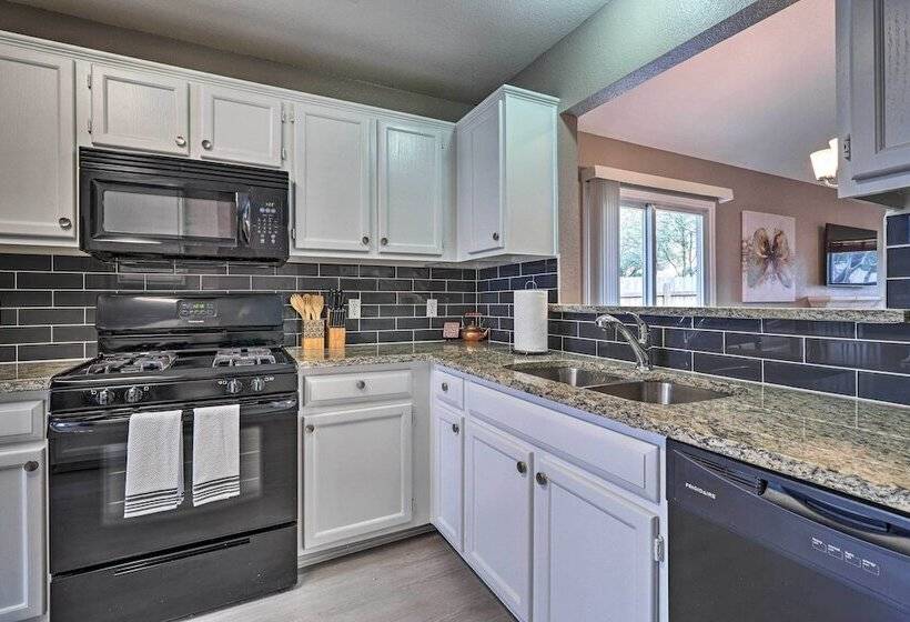 Peaceful Austin Home W/ Private Backyard!