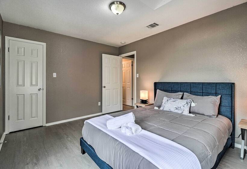 Peaceful Austin Home W/ Private Backyard!