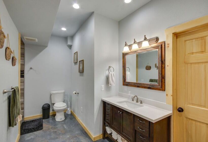 Peaceful Belfry Retreat On 14 Acres W/ Grill!