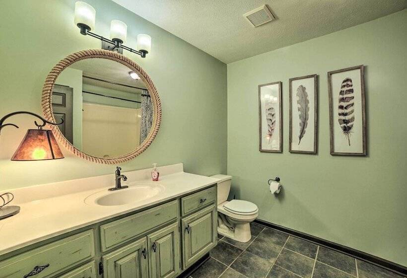 Peaceful Big Sandy Home W/ Deck On Kentucky Lake!