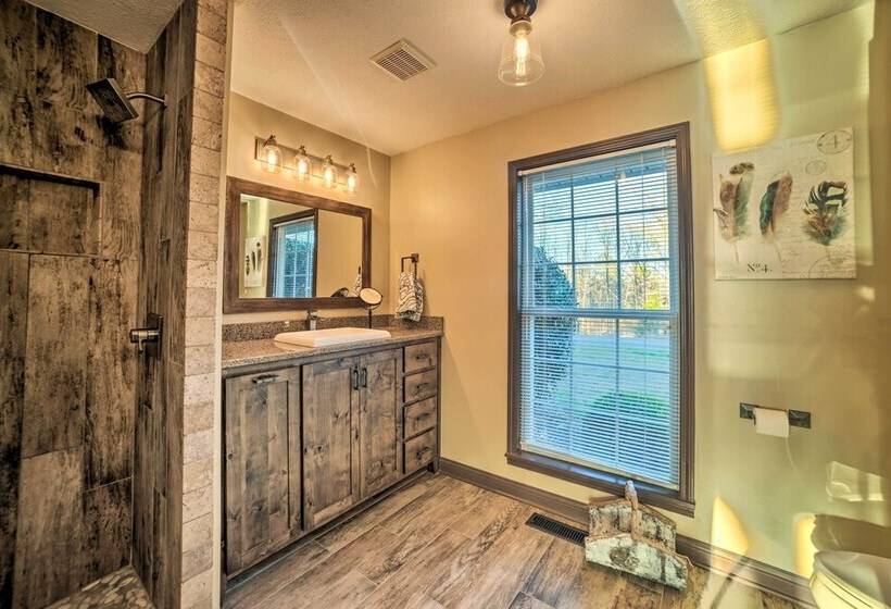 Peaceful Big Sandy Home W/ Deck On Kentucky Lake!