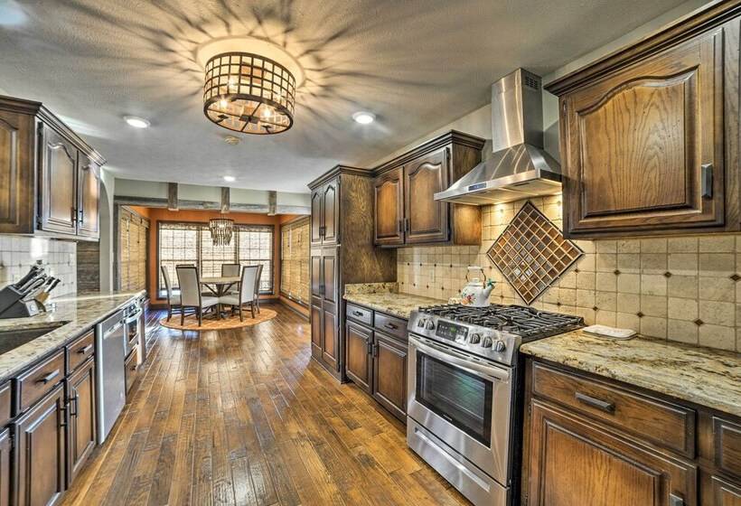 Peaceful Big Sandy Home W/ Deck On Kentucky Lake!