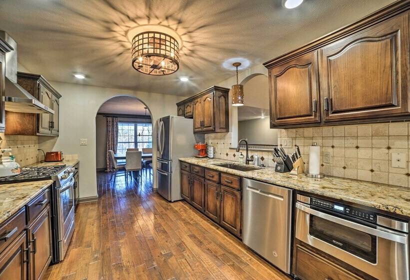 Peaceful Big Sandy Home W/ Deck On Kentucky Lake!