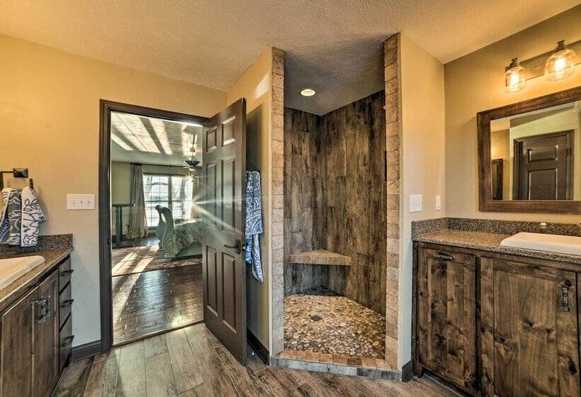 Peaceful Big Sandy Home W/ Deck On Kentucky Lake!