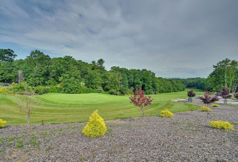 Peaceful Brevard Mountain Cabin: Hike, Golf & Swim