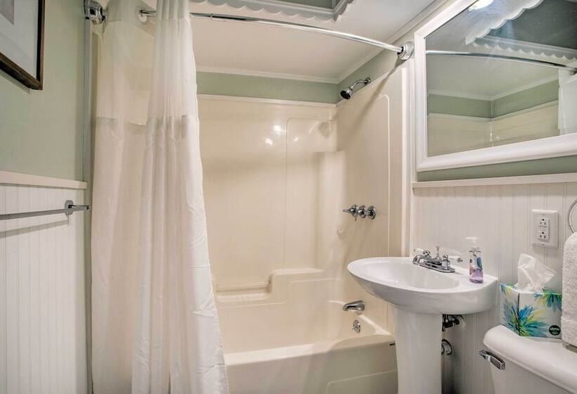 Peaceful Cottage ~ 8 Mi To Downtown Toledo!