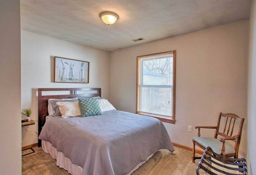 Peaceful Cottage ~ 8 Mi To Downtown Toledo!