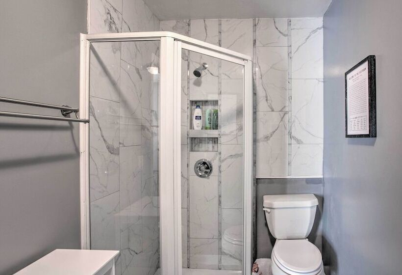 Peaceful Cottage ~ 8 Mi To Downtown Toledo!