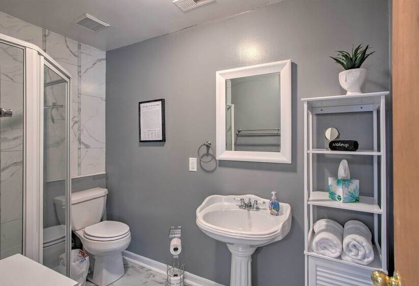 Peaceful Cottage ~ 8 Mi To Downtown Toledo!