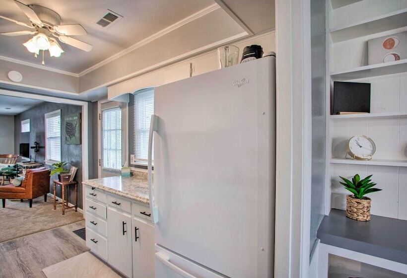 Peaceful Cottage ~ 8 Mi To Downtown Toledo!