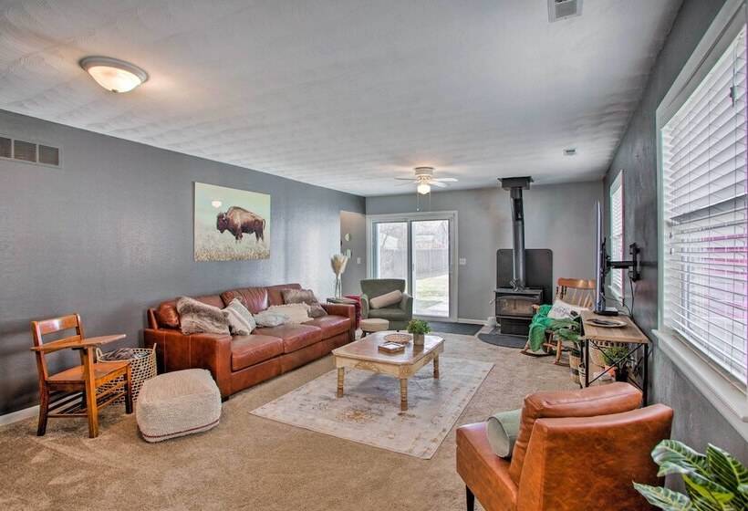 Peaceful Cottage ~ 8 Mi To Downtown Toledo!