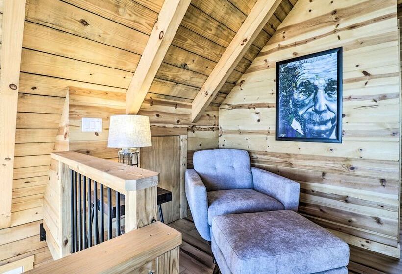 Peaceful Free Union Cabin W/ Deck & Mtn Views