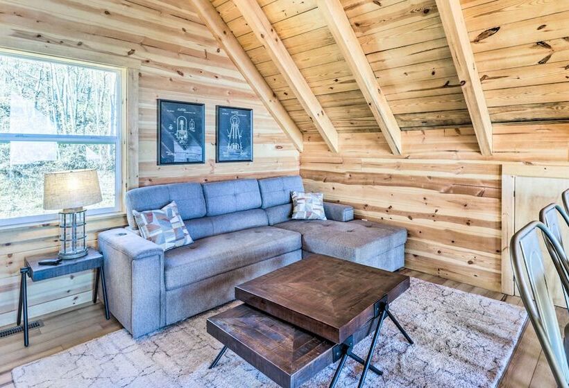 Peaceful Free Union Cabin W/ Deck & Mtn Views