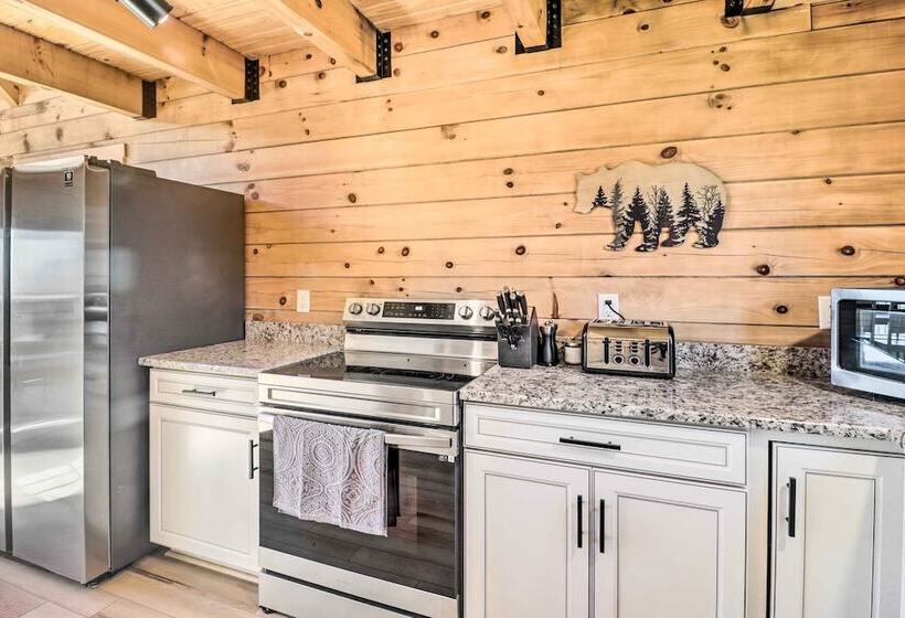 Peaceful Free Union Cabin W/ Deck & Mtn Views