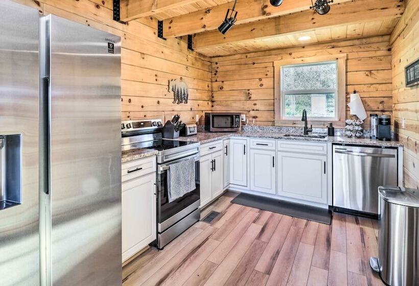 Peaceful Free Union Cabin W/ Deck & Mtn Views