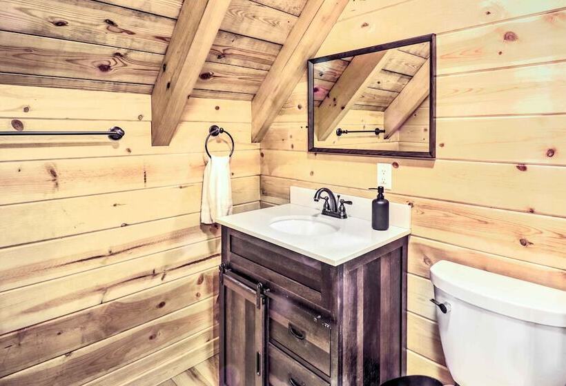 Peaceful Free Union Cabin W/ Deck & Mtn Views