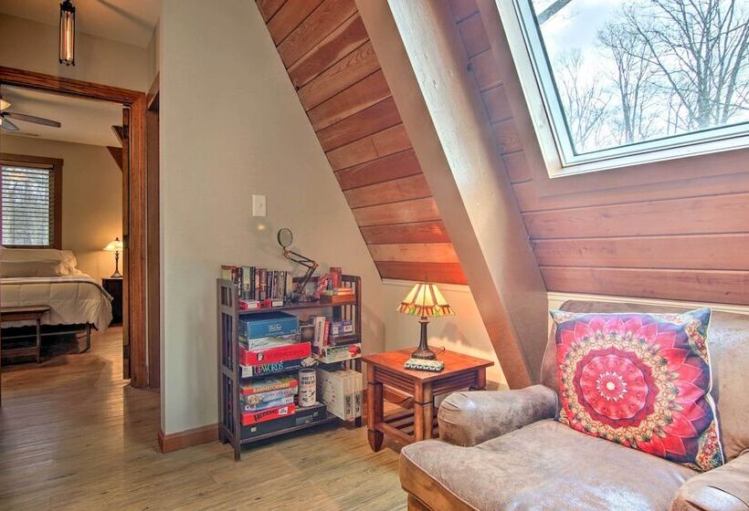 Peaceful Georgetown Home   13 Mi To Lewes Beach!