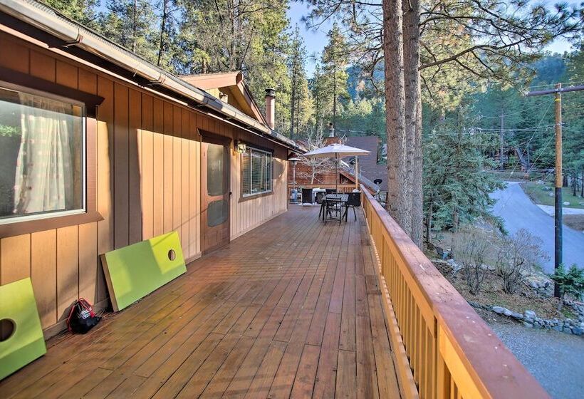 Peaceful & Idyllic Forest Cabin W/ Pool Table