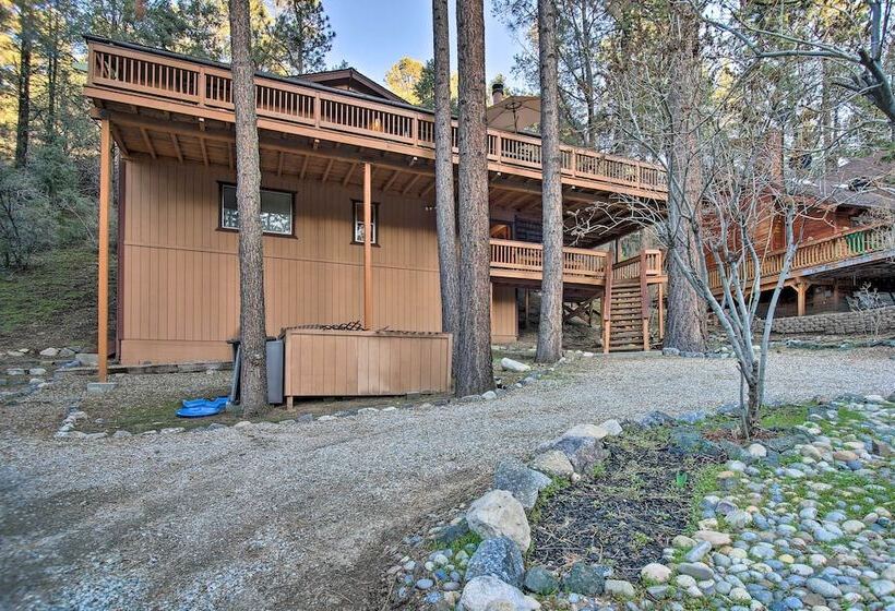 Peaceful & Idyllic Forest Cabin W/ Pool Table